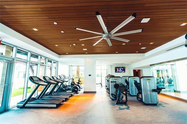Building Photo - 330 Sunny Isles Blvd