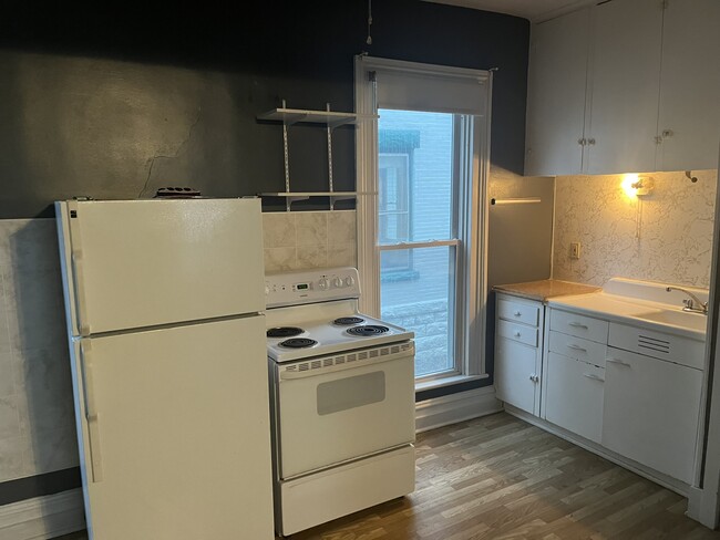 Kitchen - 350 W 9th St