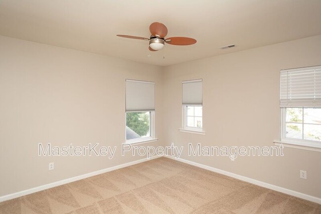 Building Photo - 7144 Great Laurel Dr