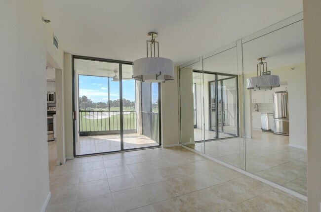 Building Photo - 6797 Willow Wood Dr