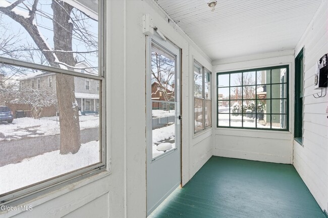 Building Photo - 106 Lawrence St