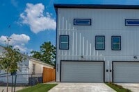 Building Photo - 4707 Barry Ave