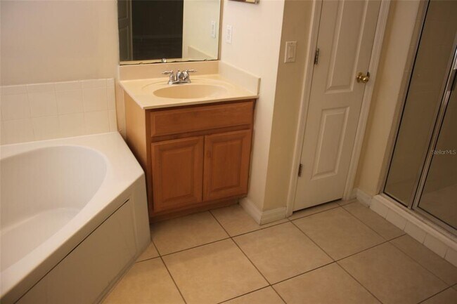 Building Photo - 3222 Hopewell Dr