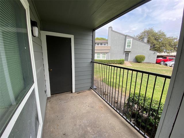 Building Photo - 9696 Walnut St