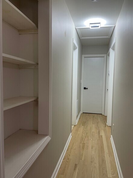 Building Photo - 7 Donna Ave