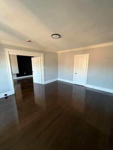 Building Photo - 216 Orange Ave