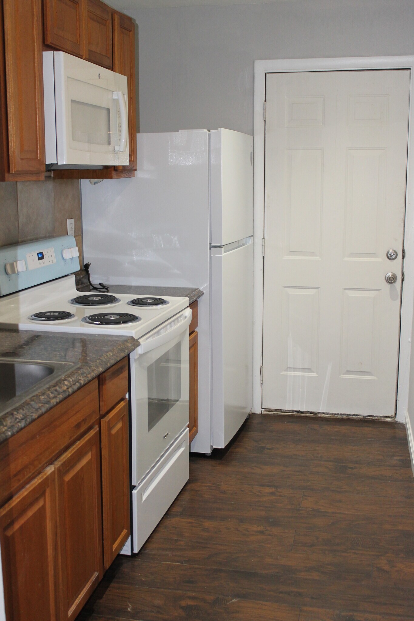 Building Photo - 756 Sunset Blvd SW