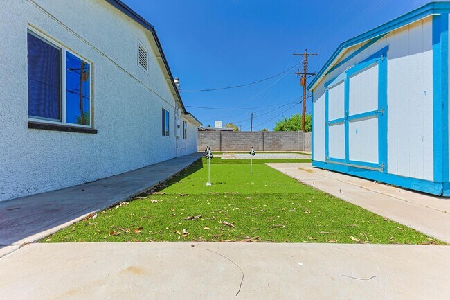 Building Photo - 1510 W 7th Dr