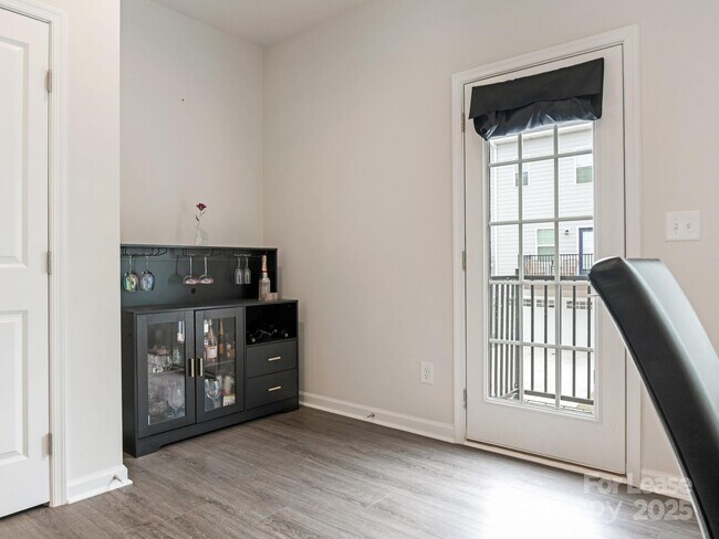 Building Photo - 1409 May Apple Dr