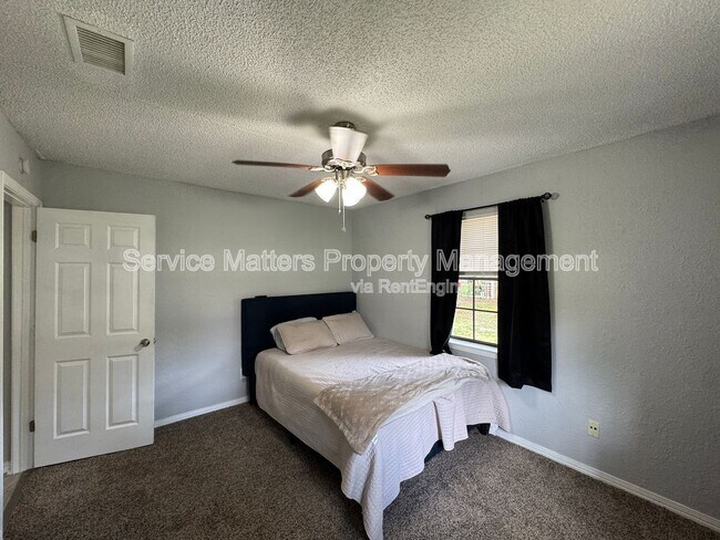 Building Photo - 4213 Queens Ct