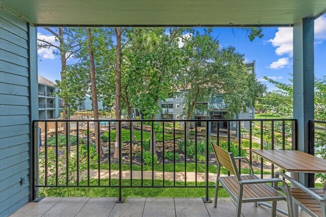 Building Photo - 12500 Melville Dr