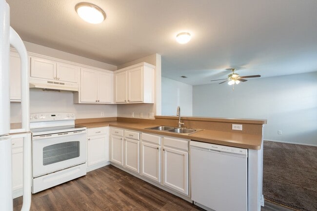 Building Photo - Spacious 4-Bedroom Home with Private Fenced Yard in Fort Worth