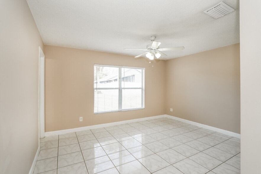 Building Photo - 32121 Northridge Dr