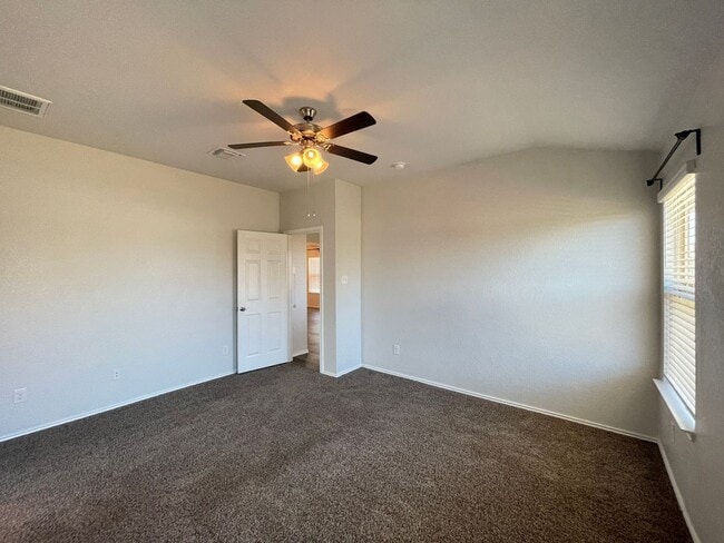 Building Photo - 301 Saddleback Trl