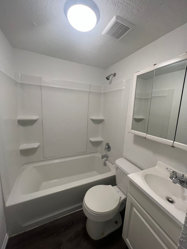 Building Photo - Recently Renovated Provo Home