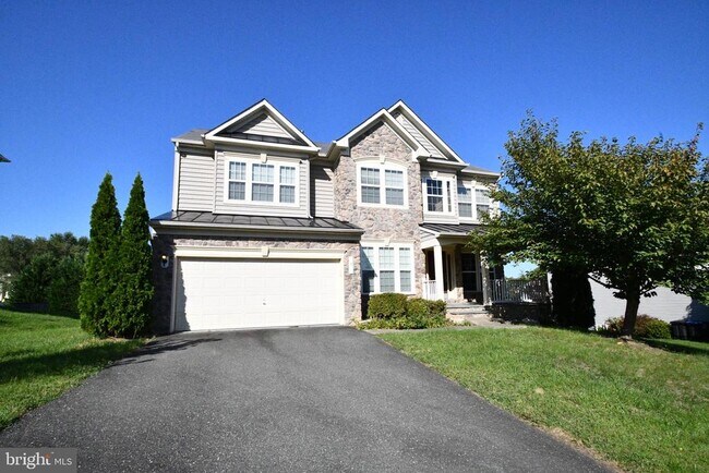 Building Photo - 9 Latham Ln