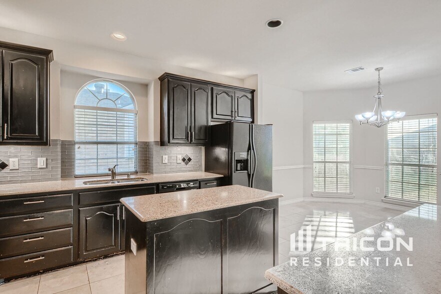 Building Photo - 2112 Pecan Ridge Dr