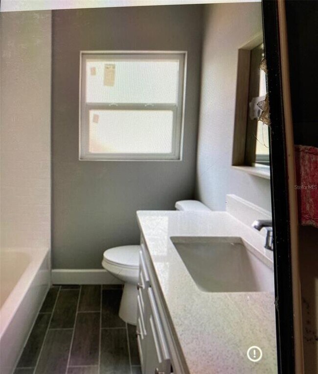 Building Photo - 614 Minnesota Dr