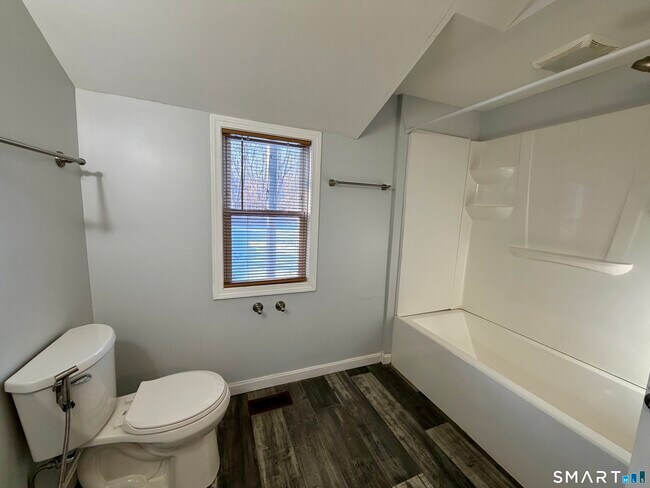 Building Photo - 67 Mechanic St