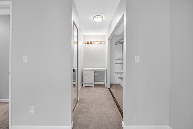 Building Photo - 165 Oddstad Dr