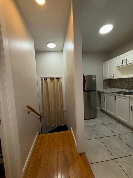 Building Photo - 336 Madison Ave