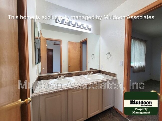 Building Photo - 4408 Bramble Ln