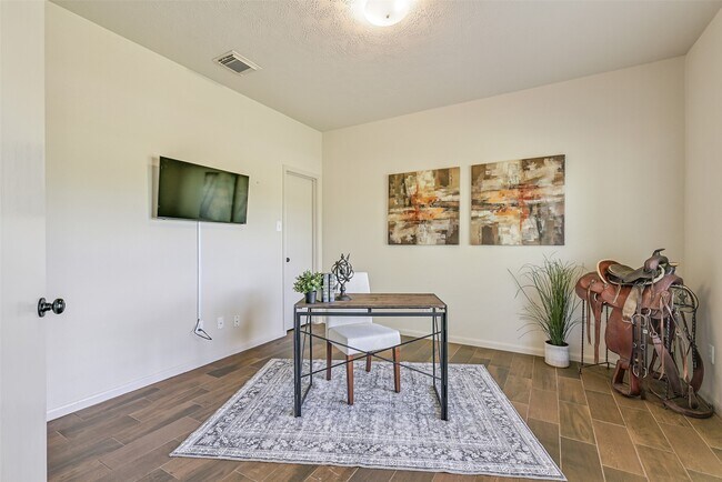 Building Photo - 1404 Hollier Rd