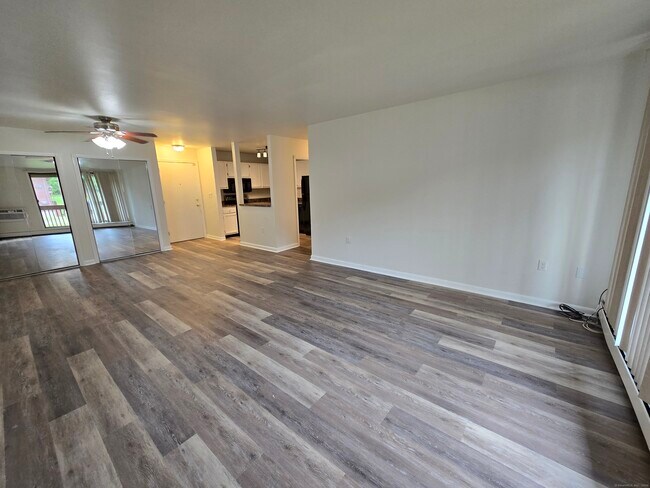 Building Photo - 1209 Cromwell Hills Dr
