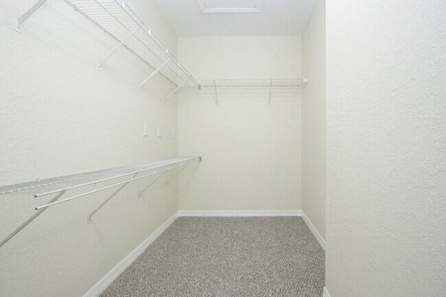 Building Photo - 2 Bedroom Condo W/ Garage in Lakewood Ranch