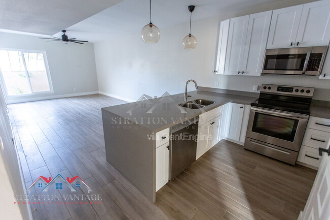 Building Photo - 712 W 14th St