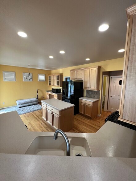 Building Photo - 3354 W 126th Pl