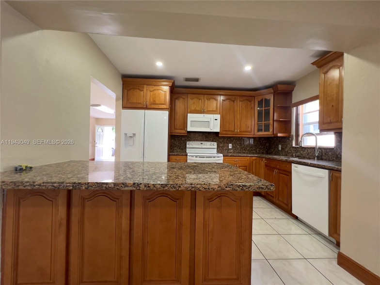 Building Photo - 2761 SW 33rd Ct