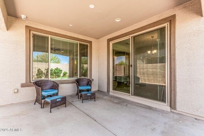 Building Photo - 8828 W Palo Verde Dr