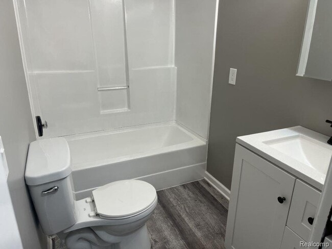 Building Photo - 4445 Oakvista Ave