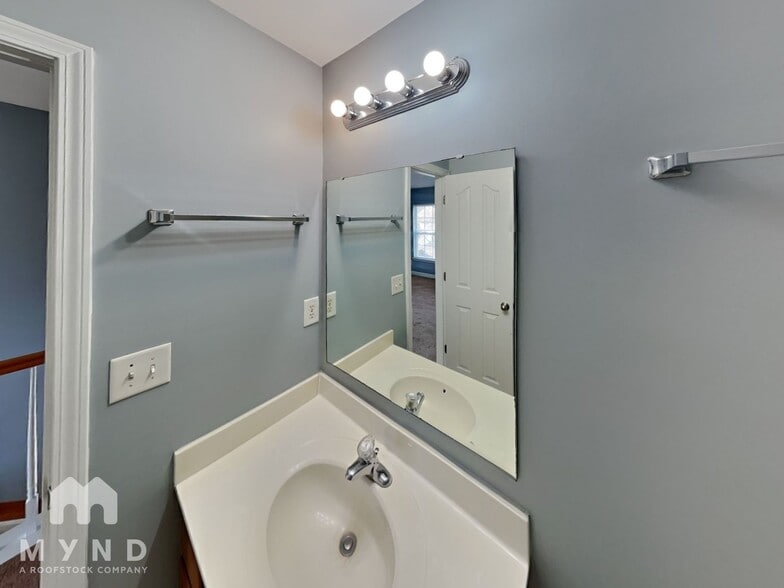 Building Photo - 14008 Mallard Lake Rd