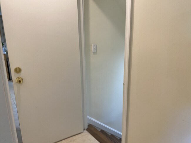 Building Photo - 7907 Laural Valley Way