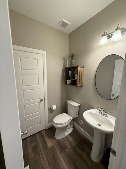 Building Photo - 5810 W Riva Capri St