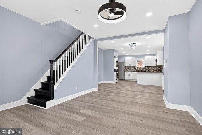 Building Photo - 167 W Albanus St