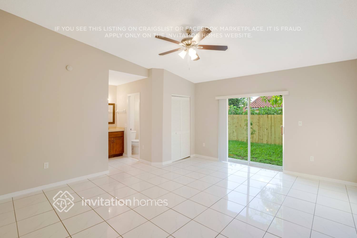 Building Photo - 16850 SW 92nd Ave