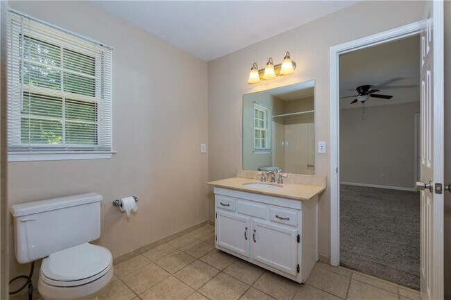Building Photo - 2890 Carrollton Ct