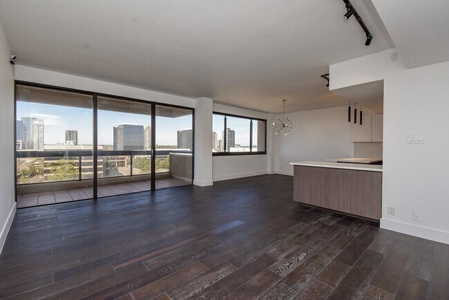 Building Photo - 49 Briar Hollow Ln