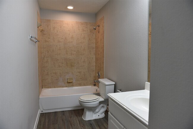 Building Photo - 18214 Tupper Bend Ln