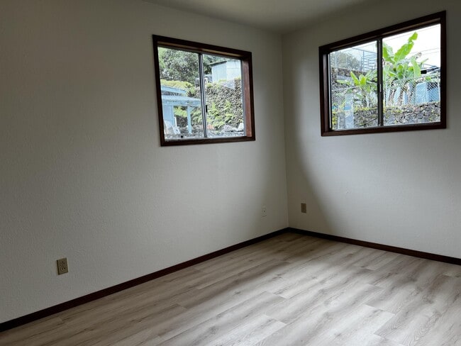 Building Photo - 25-209-209 Hana St