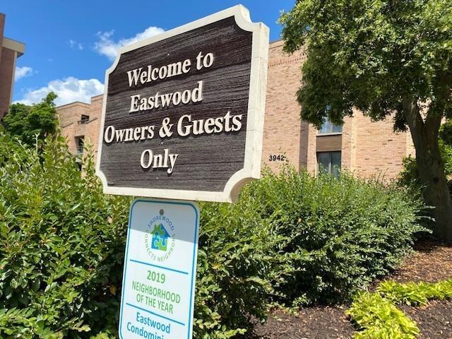 Building Photo - 3942 N Oakland Ave