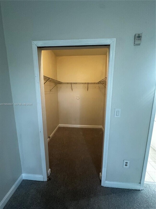 Building Photo - 2903 SE 17th Ave