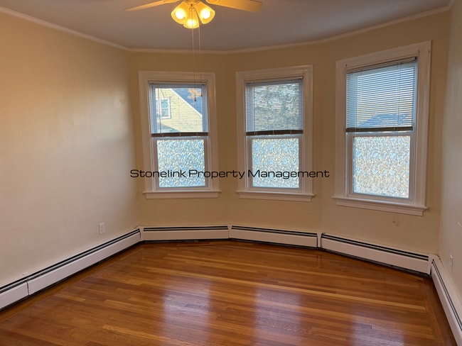 Building Photo - 550-552 Wayland Avenue