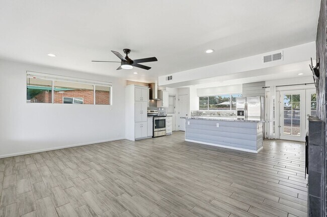 Building Photo - Pending/ Rented - Spacious 3-Bed, 2-Bath East Tucson Home with Large Yard & Open Layout