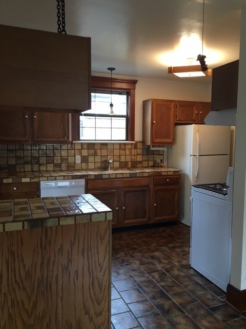 Building Photo - Charming home in great location with private studio unit