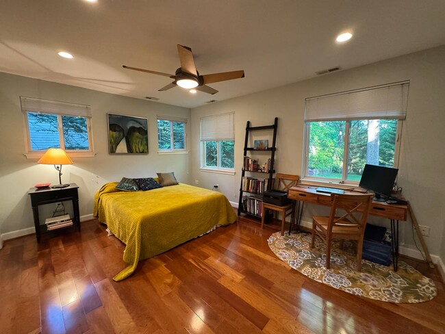 Building Photo - Fantastic 5 Bed 3 Bath Single Family Home ...