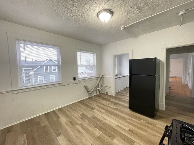 Building Photo - 457 Beech St